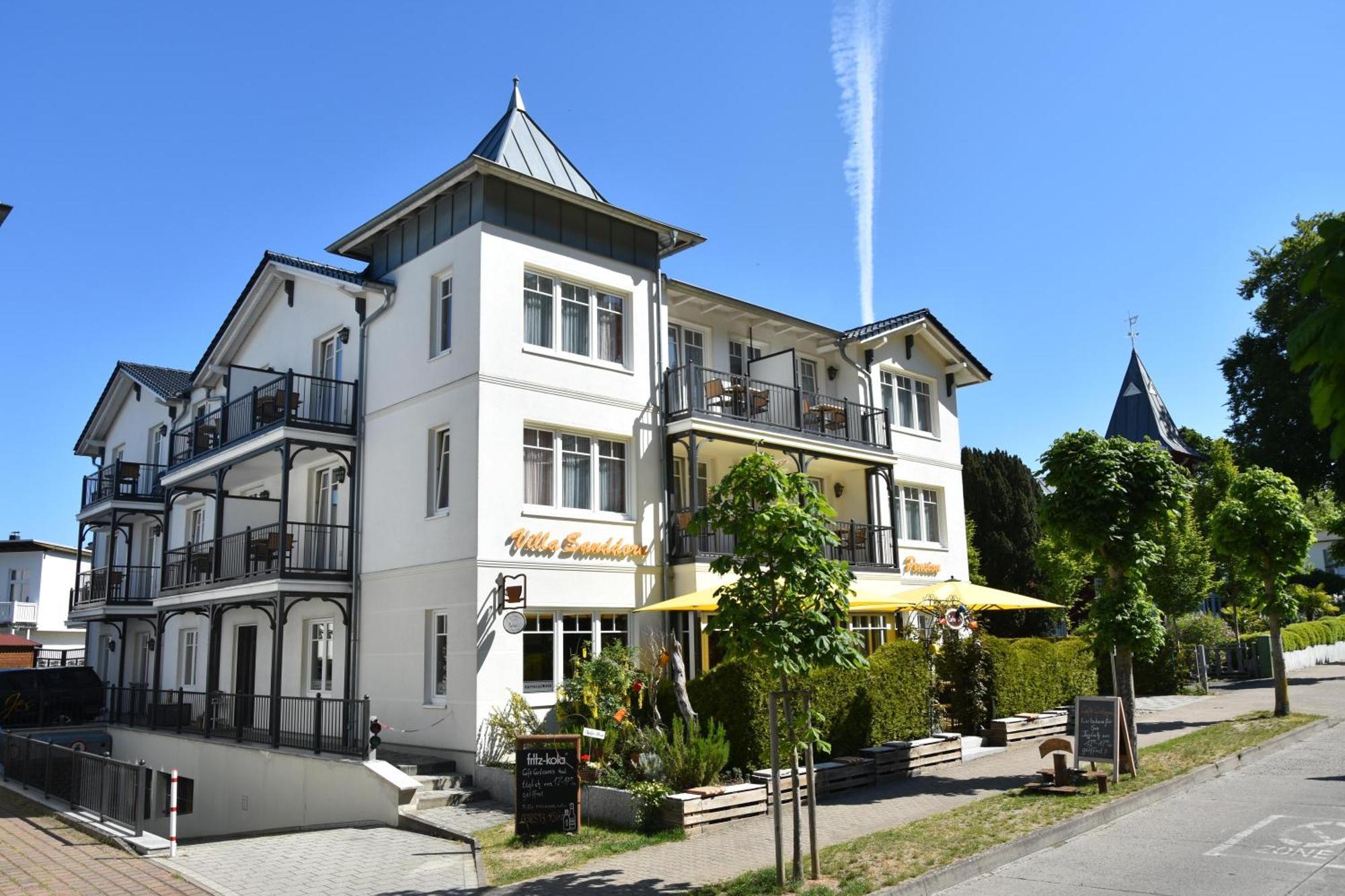 Pension Sanddorn Mit Cafe Carlssons Остзебад Бинц Екстериор снимка