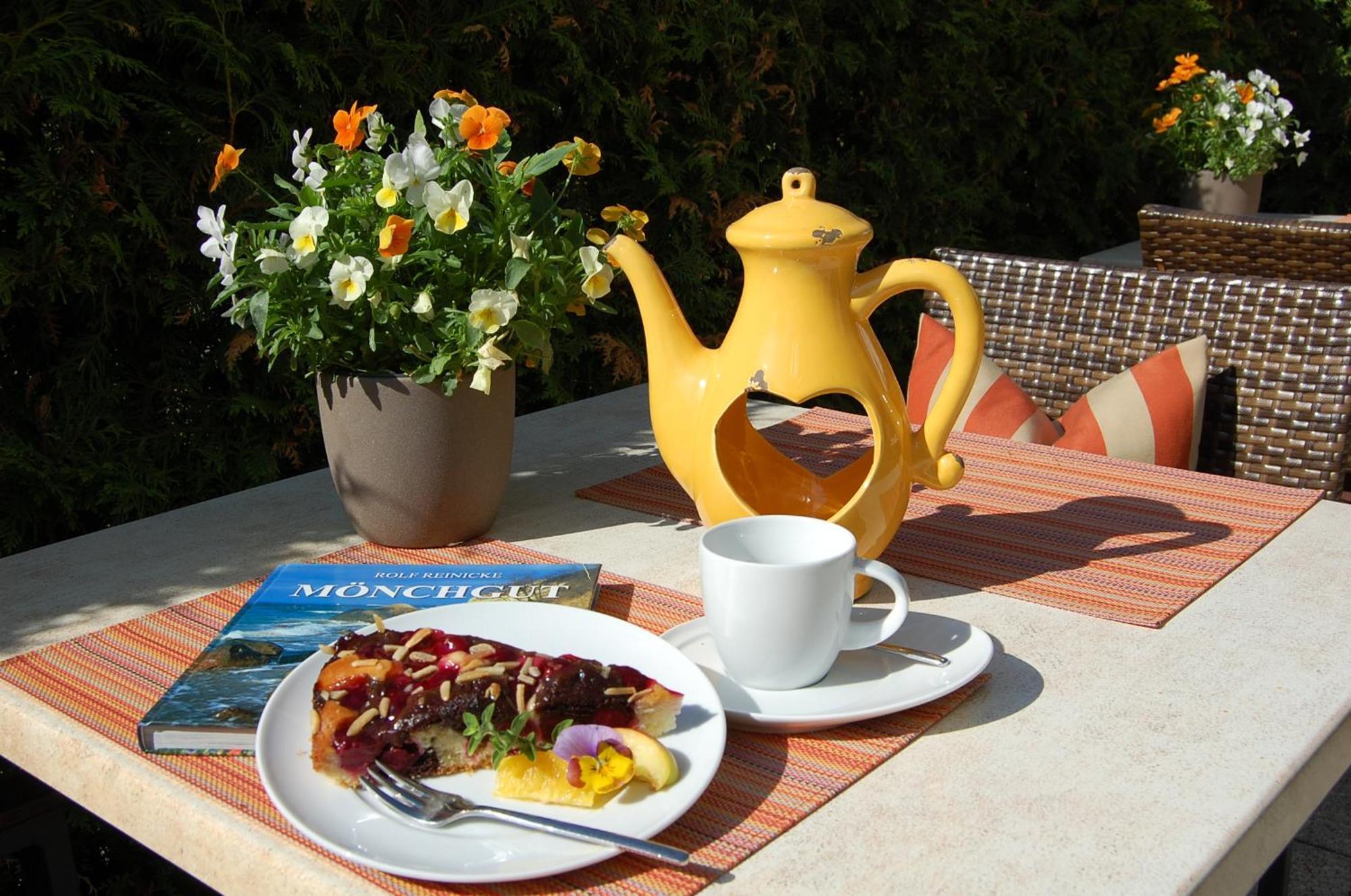 Pension Sanddorn Mit Cafe Carlssons Остзебад Бинц Екстериор снимка