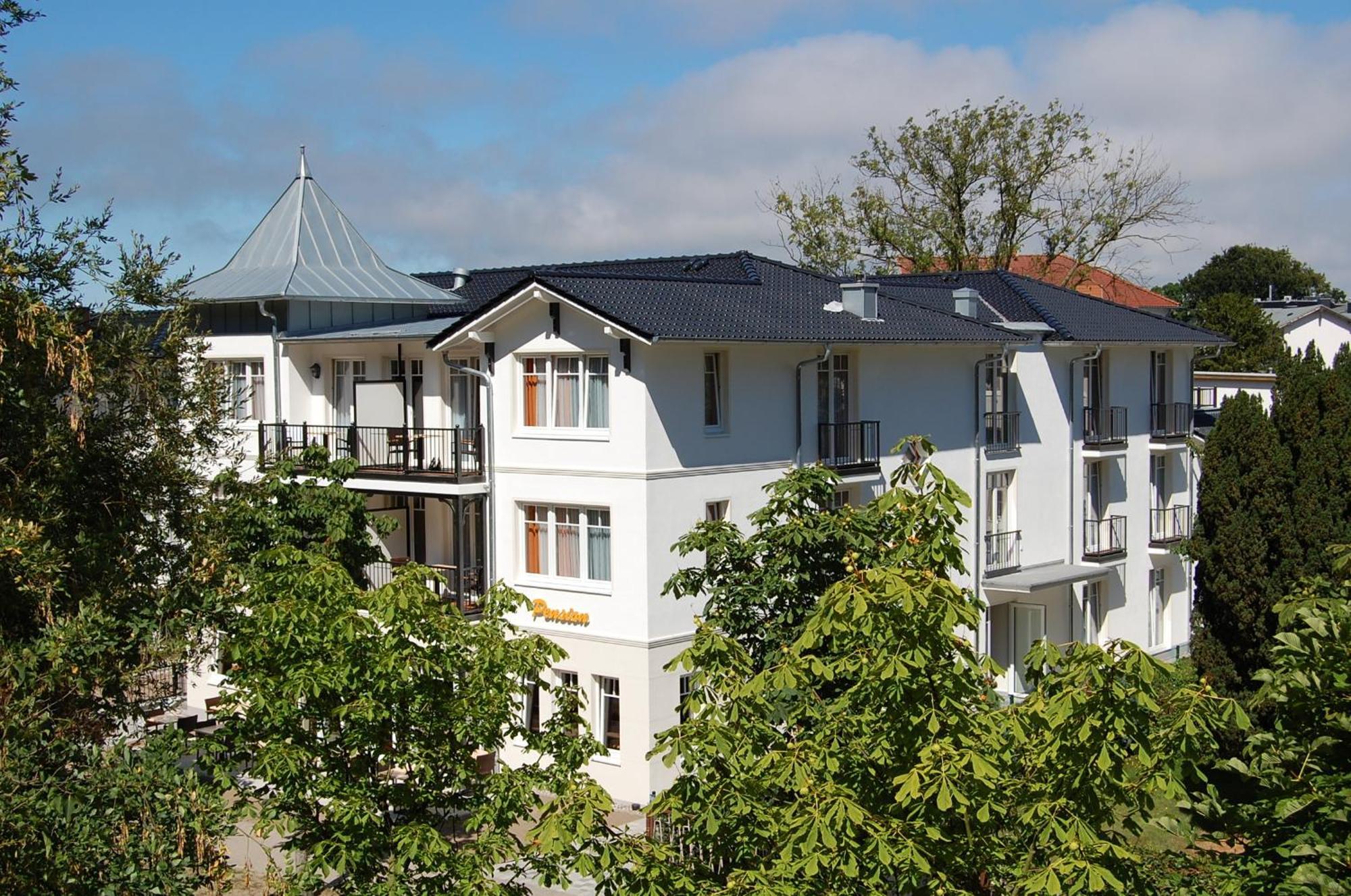 Pension Sanddorn Mit Cafe Carlssons Остзебад Бинц Екстериор снимка